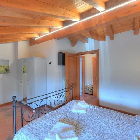 Apartment Albatros Toscolano Maderno